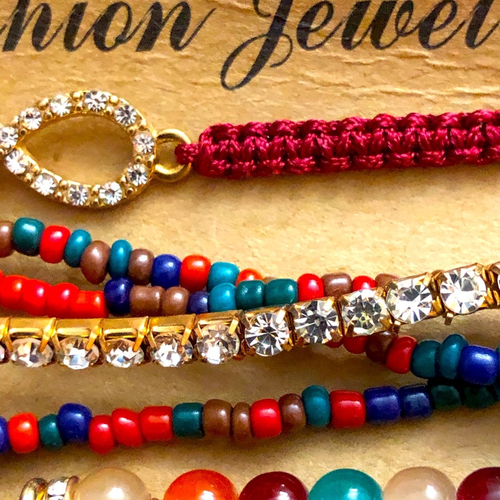 Pretty set of 6 bracelets